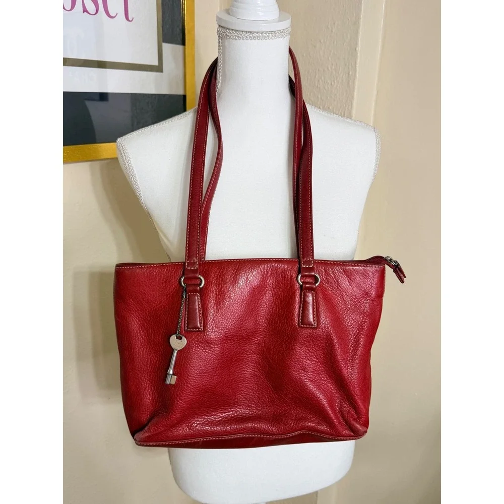 Fossil Red Pebbled Leather Tote Bag Shoulder Purse 75082 Silver Key Charm